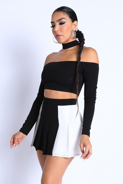 Choker Off-shoulder Top and Pleated Skirt Set